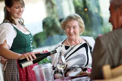 Rose 3* Maria Taferl